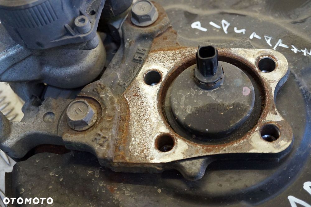 ZWROTNICA PIASTA PRAWY TYŁ YARIS CROSS 1.5 12V HYBRID 47883-0D040 42450-0D210 89544-0D100 TOYOTA 2020- - 2