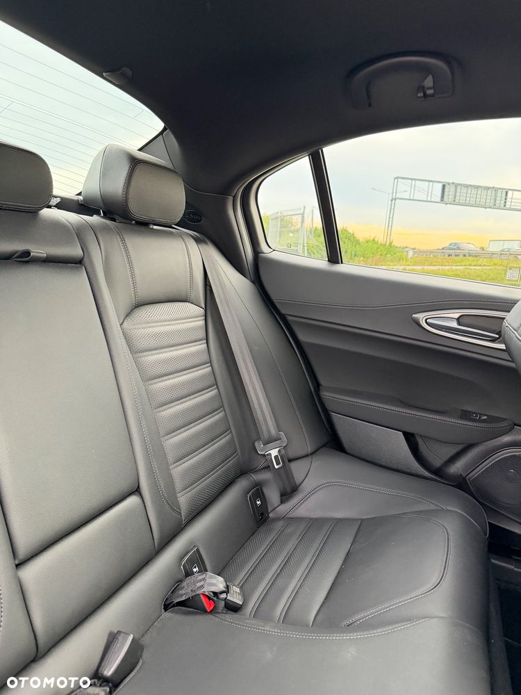 Alfa Romeo Giulia 2.0 Turbo Veloce Q4 - 10