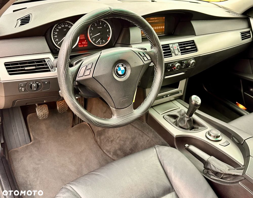 BMW Seria 5 523i - 3