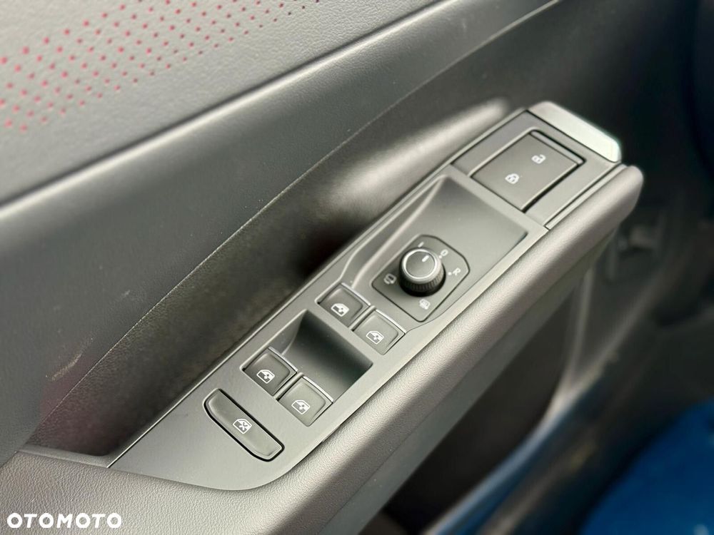 Volkswagen T-Roc 1.5 eTSI R-Line DSG - 24