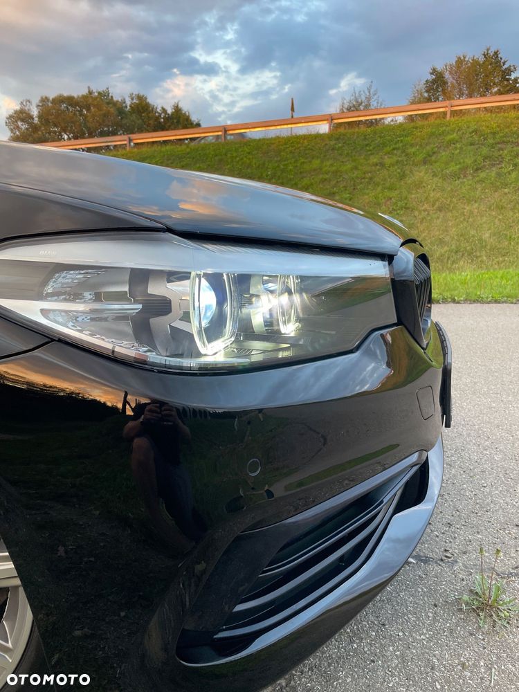 BMW Seria 5 520d xDrive - 13