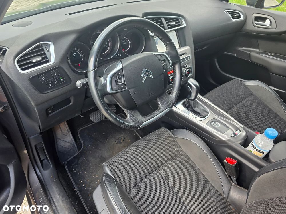 Citroën C4 e-HDi 115 ETG6 Exclusive - 8