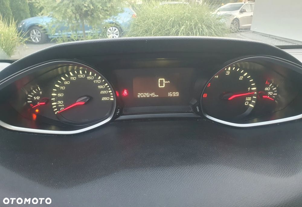 Peugeot 308 1.6 BlueHDi Allure S&S - 12