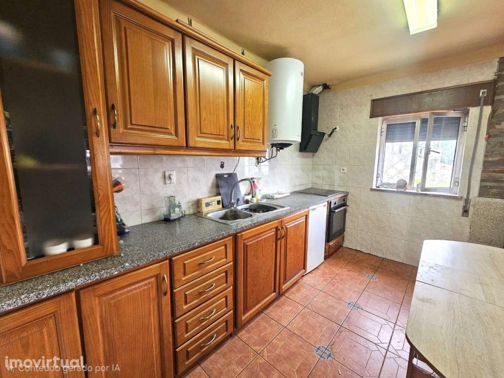 Moradia T3 isolada com espaço exterior, localizada no Sátão - Grande imagem: 5/31