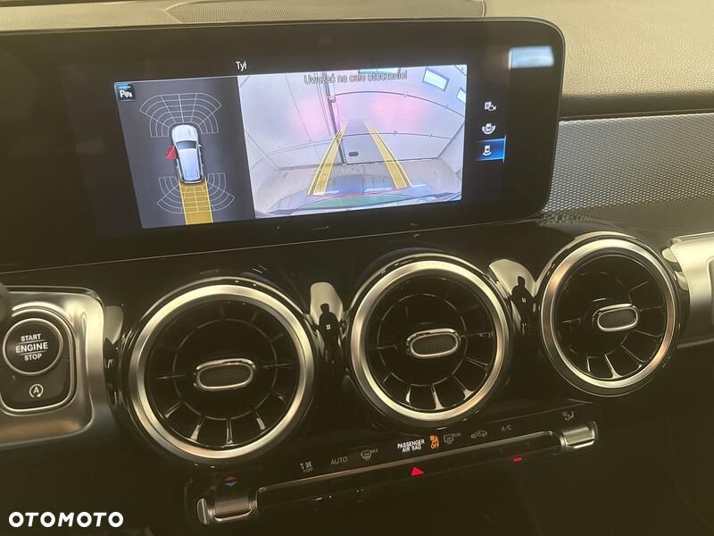 Mercedes-Benz GLB 200 7G-DCT - 16