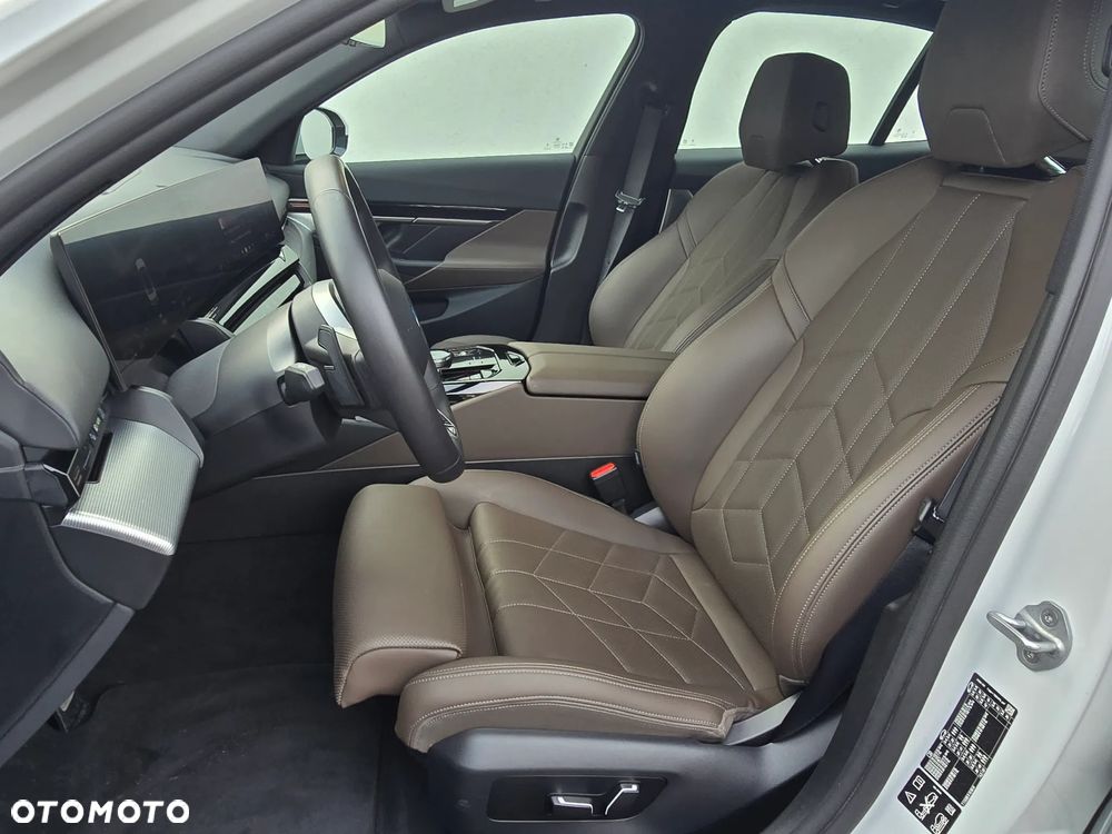 BMW Seria 5 520d xDrive - 7