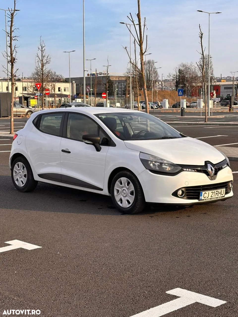 Renault Clio IV 1.2 16V Authentique - 3