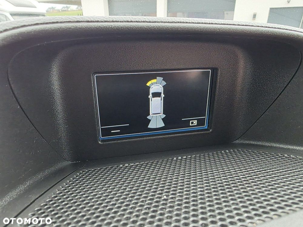 Ford Tourneo Custom - 13