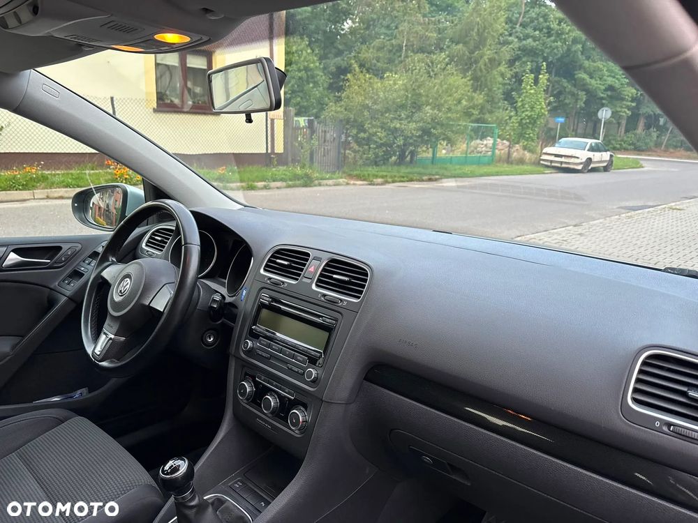 Volkswagen Golf - 6