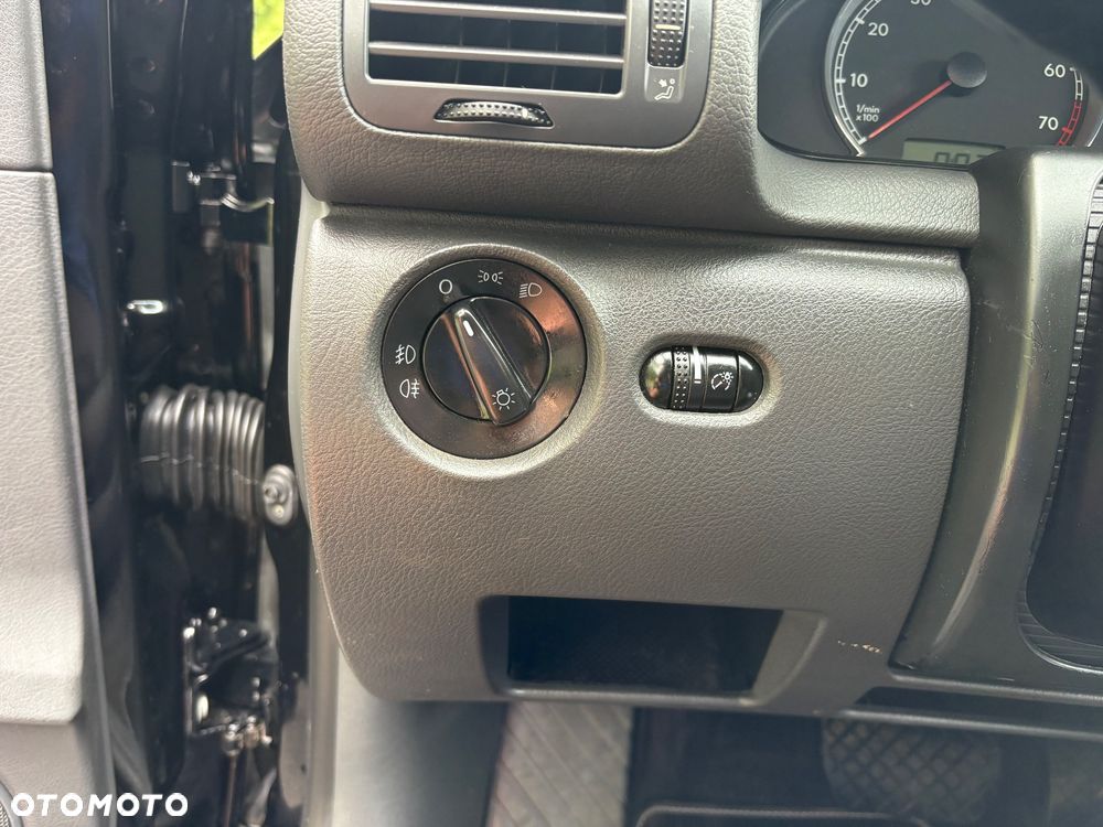 Volkswagen Passat - 37
