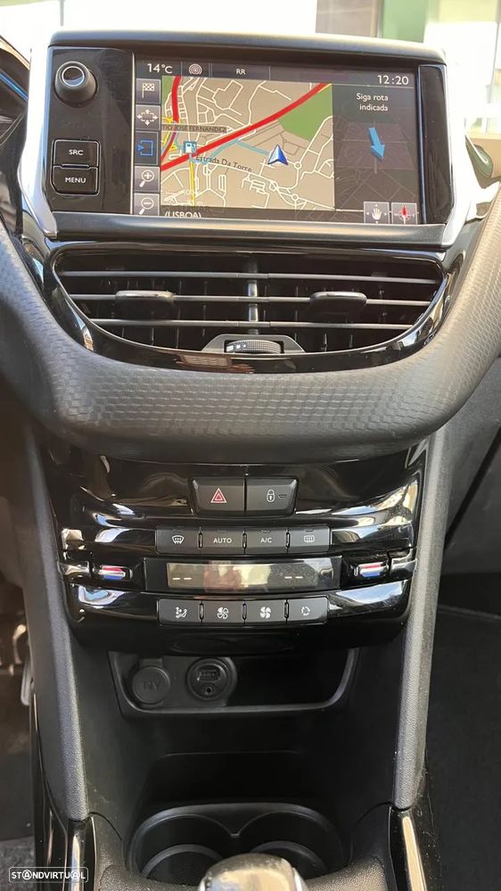 Peugeot 2008 1.2 PureTech Allure - 22