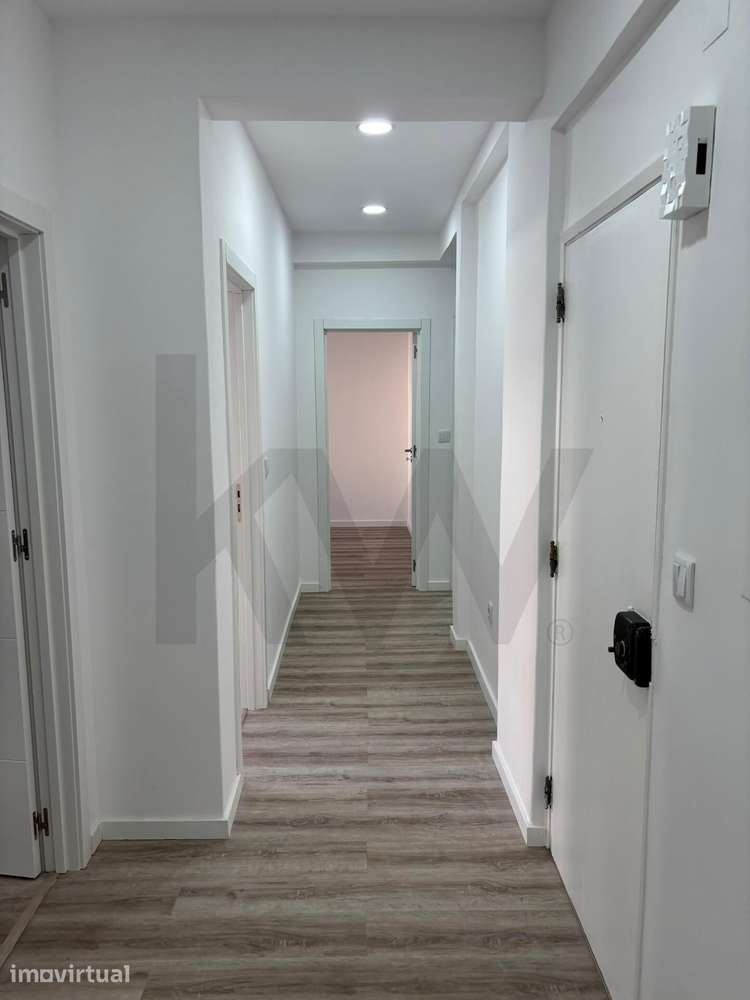 Apartamento T2 Totalmente Renovado para Arrendamento - Alto Seixalinho - Grande imagem: 3/16