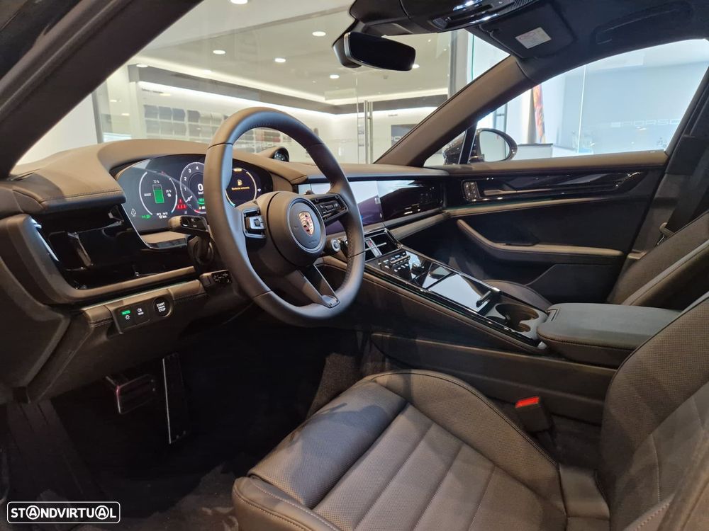Porsche Panamera 4 E-Hybrid - 11