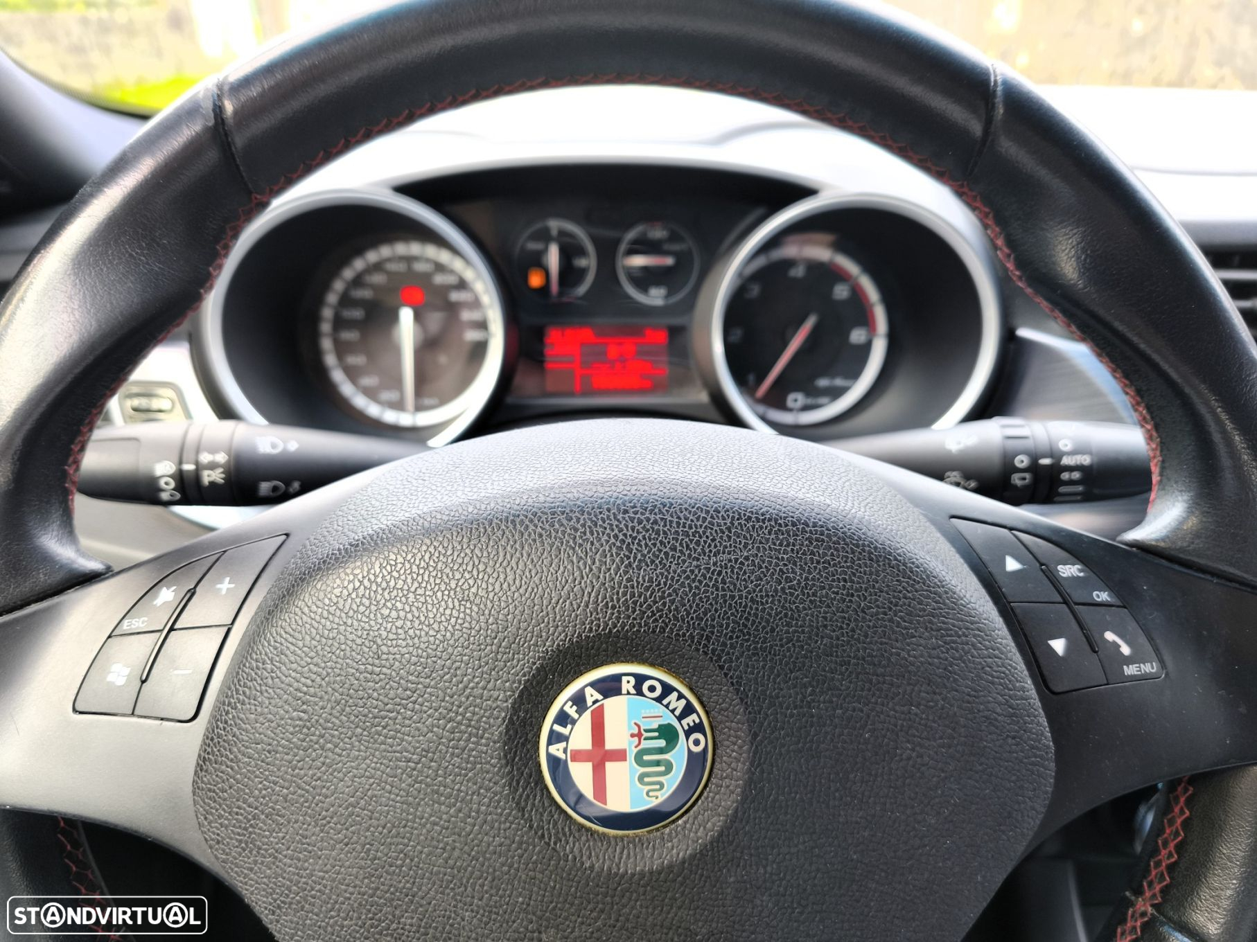 Alfa Romeo Giulietta 1.6 JTDm Distinctive - 16