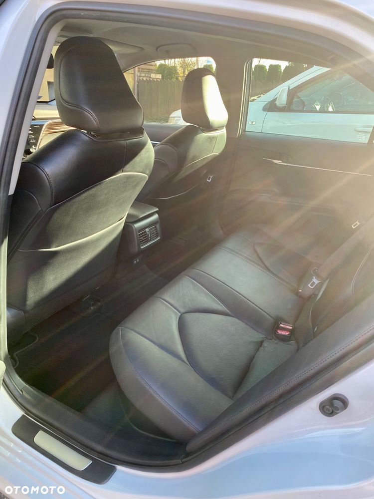 Toyota Camry 2.5 Hybrid Executive CVT - 9