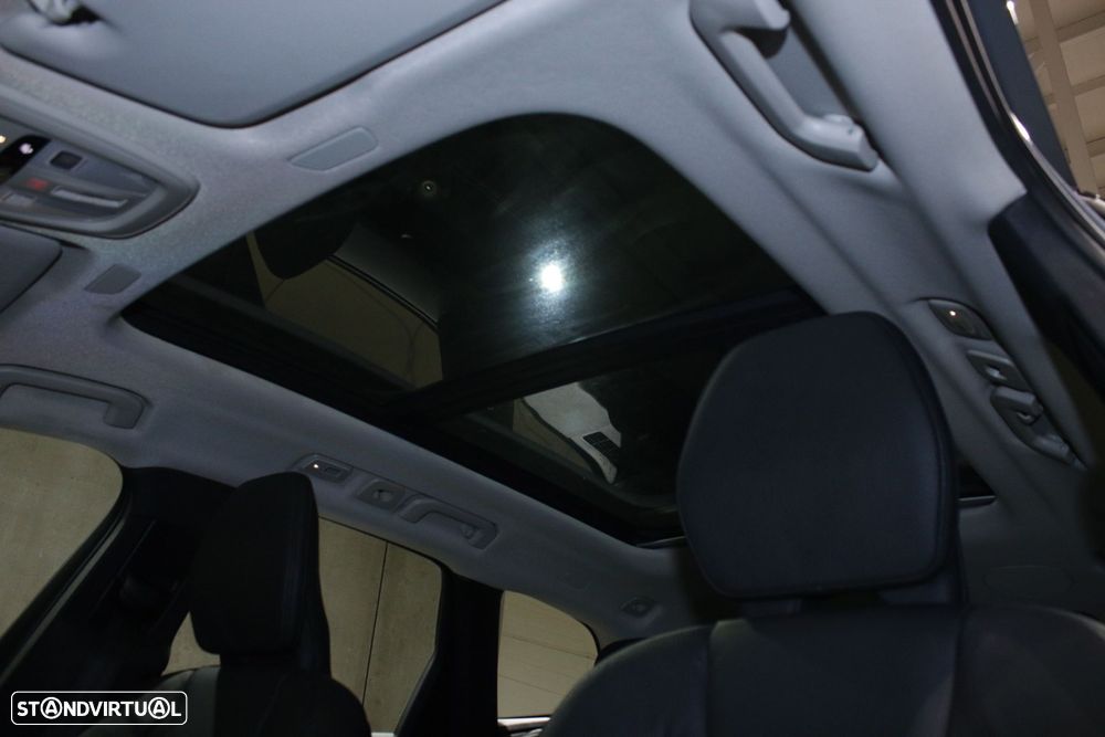 Volvo XC 60 2.0 T6 PHEV Plus Dark AWD - 16