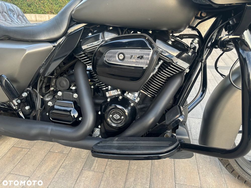 Harley-Davidson Touring Road Glide - 11