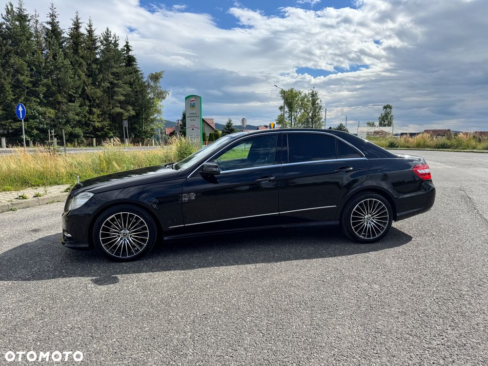 Mercedes-Benz Klasa E 350 CDI DPF 4Matic BlueEFFICIENCY 7G-TRONIC Avantgarde - 4