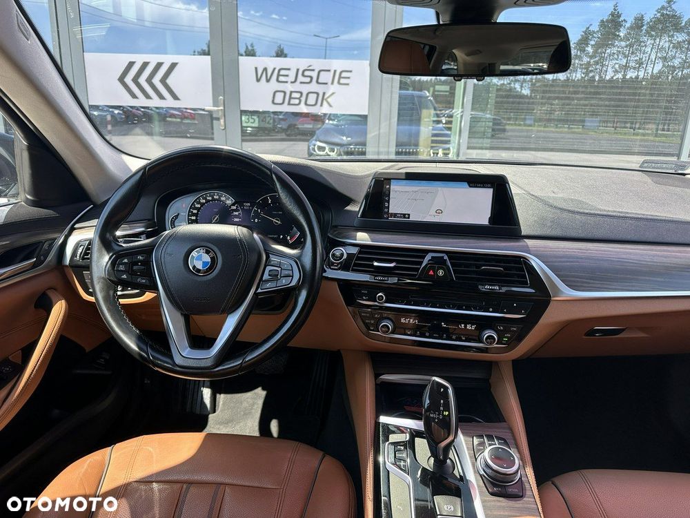 BMW Seria 5 520d Luxury Line - 9