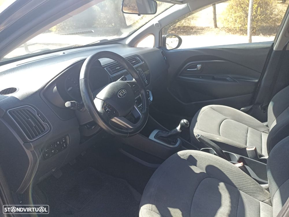 Kia Rio - 6