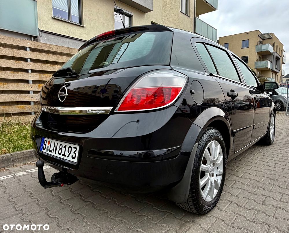 Opel Astra 1.6 Elegance - 20