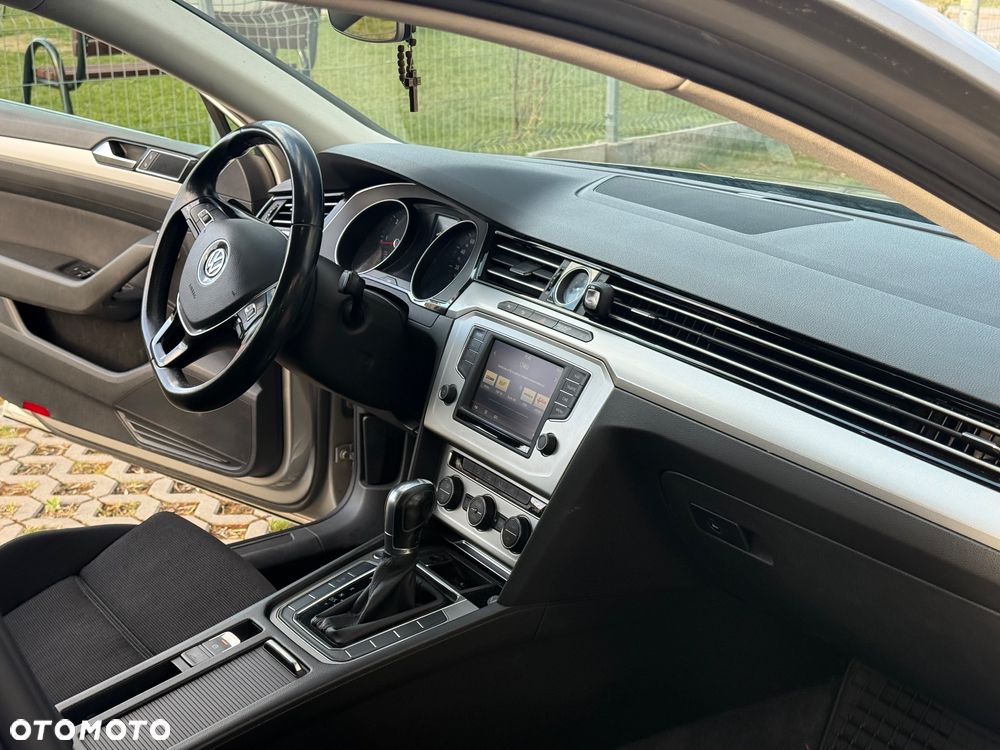 Volkswagen Passat - 6