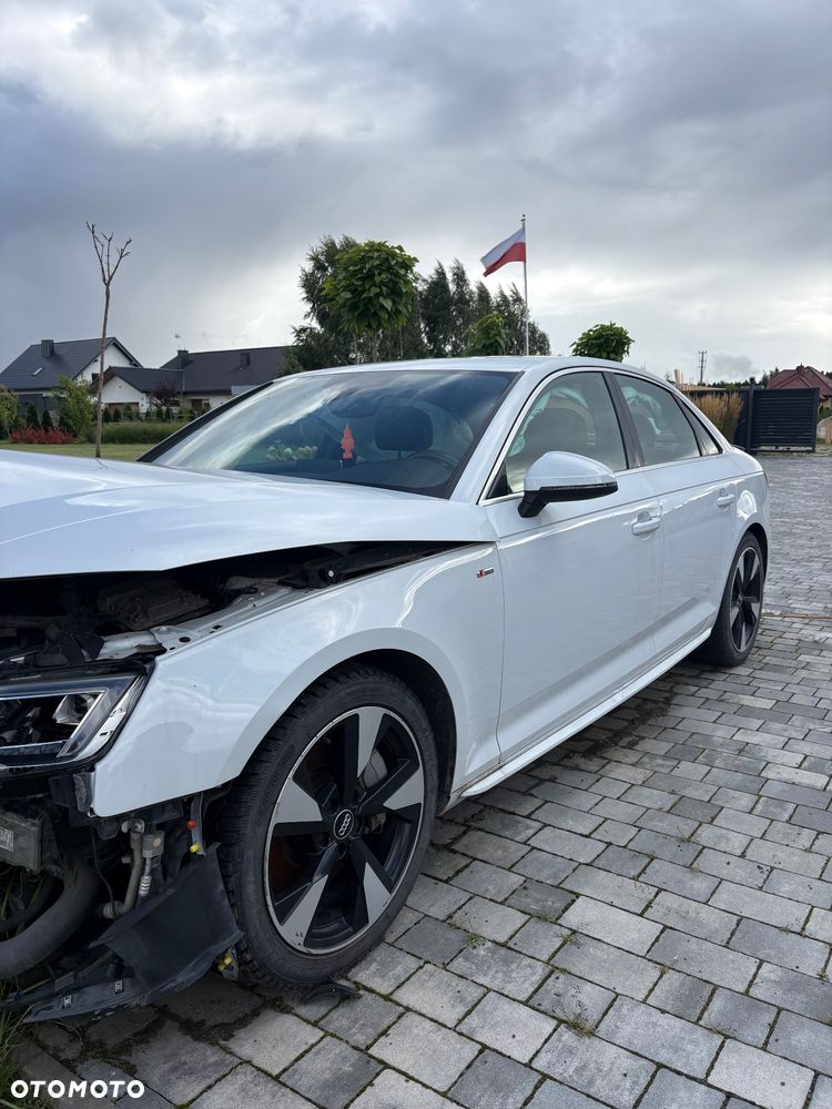 Audi A4 Limousine - 1