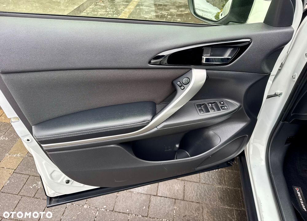 Mitsubishi Eclipse Cross 1.5 T-MIVEC (ClearTec) CVT 2WD Plus - 16