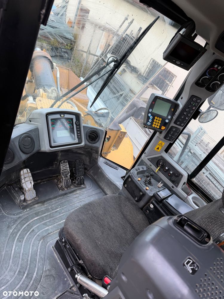 Caterpillar 972K - 9