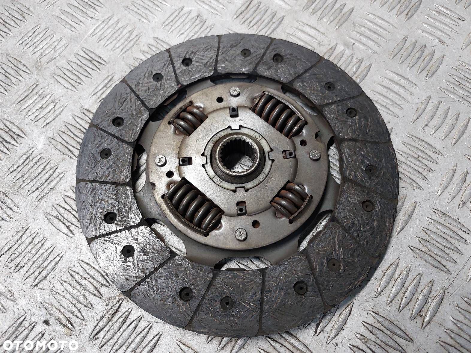 ZAMACH  TARCZA DOCISK ŁOŻYSKO LAND ROVER FREELANDER I 1.8 16V - 3