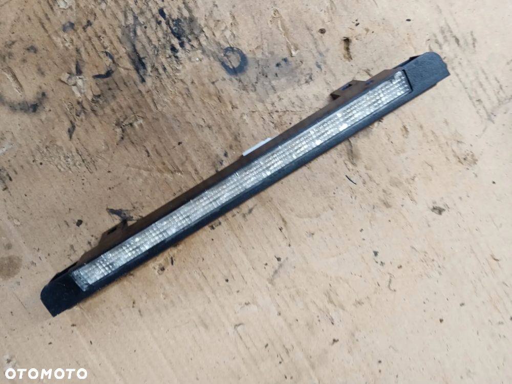 Trzecie światło stop Nissan Almera Tino - 2
