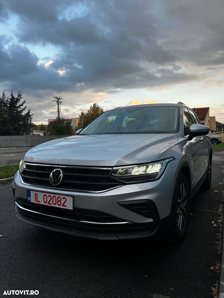 Volkswagen Tiguan - 32