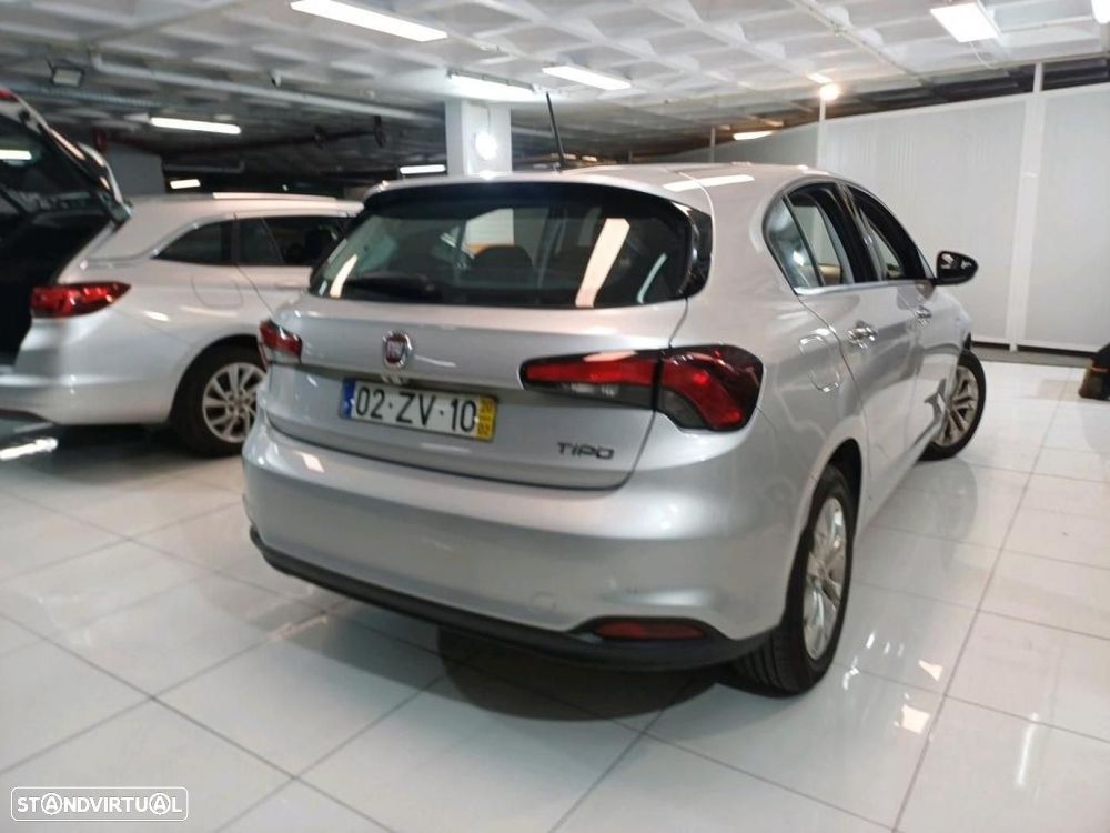 Fiat Tipo Station Wagon 1.3 M-Jet Lounge - 23