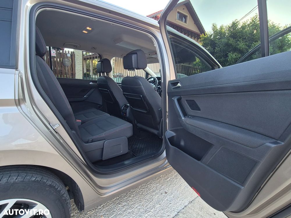 Volkswagen Touran - 10