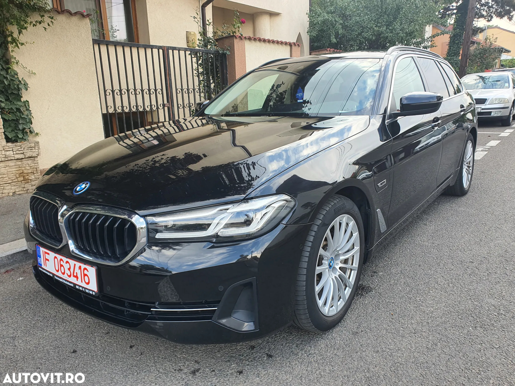 BMW Seria 5 530e xDrive Aut. - 3