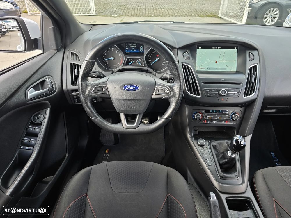 Ford Focus SW 1.0 EcoBoost S&S ST-LINE - 12