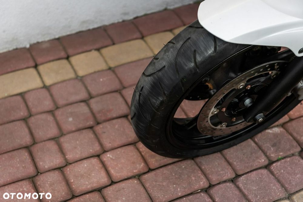 Yamaha XJ - 8