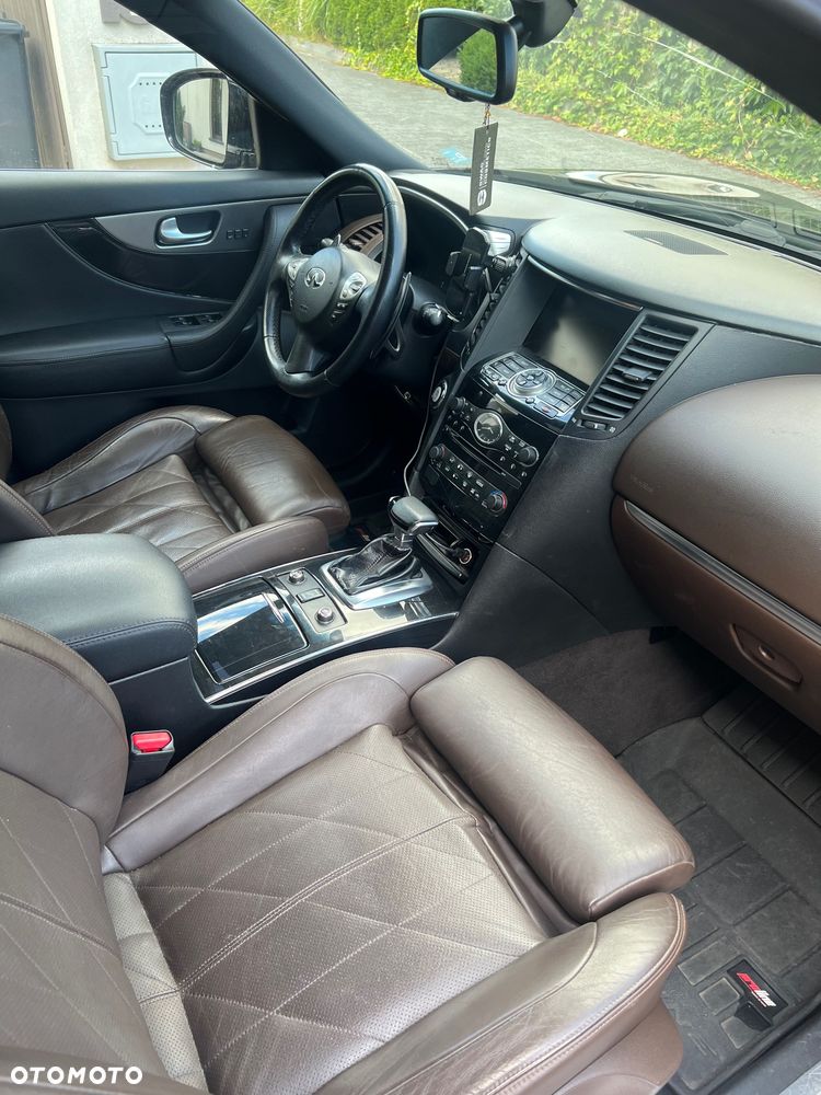 Infiniti FX - 7