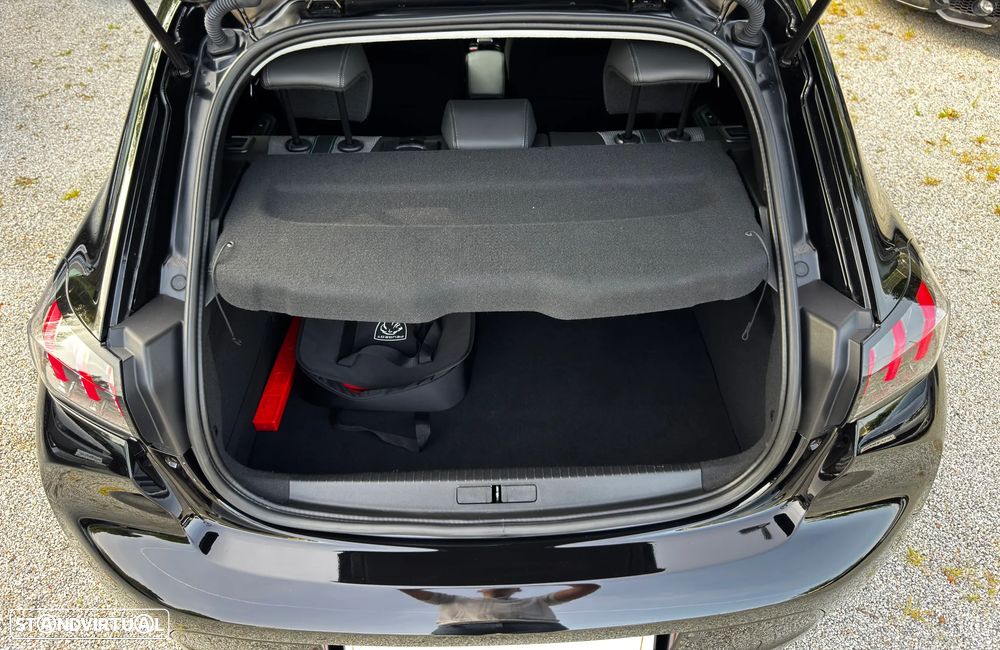 Peugeot e-208 Allure - 11