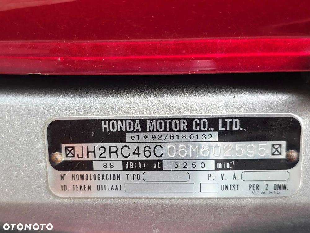 Honda VFR - 8