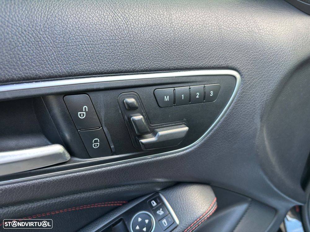 Mercedes-Benz GLA 45 AMG 4Matic 7G-DCT - 14