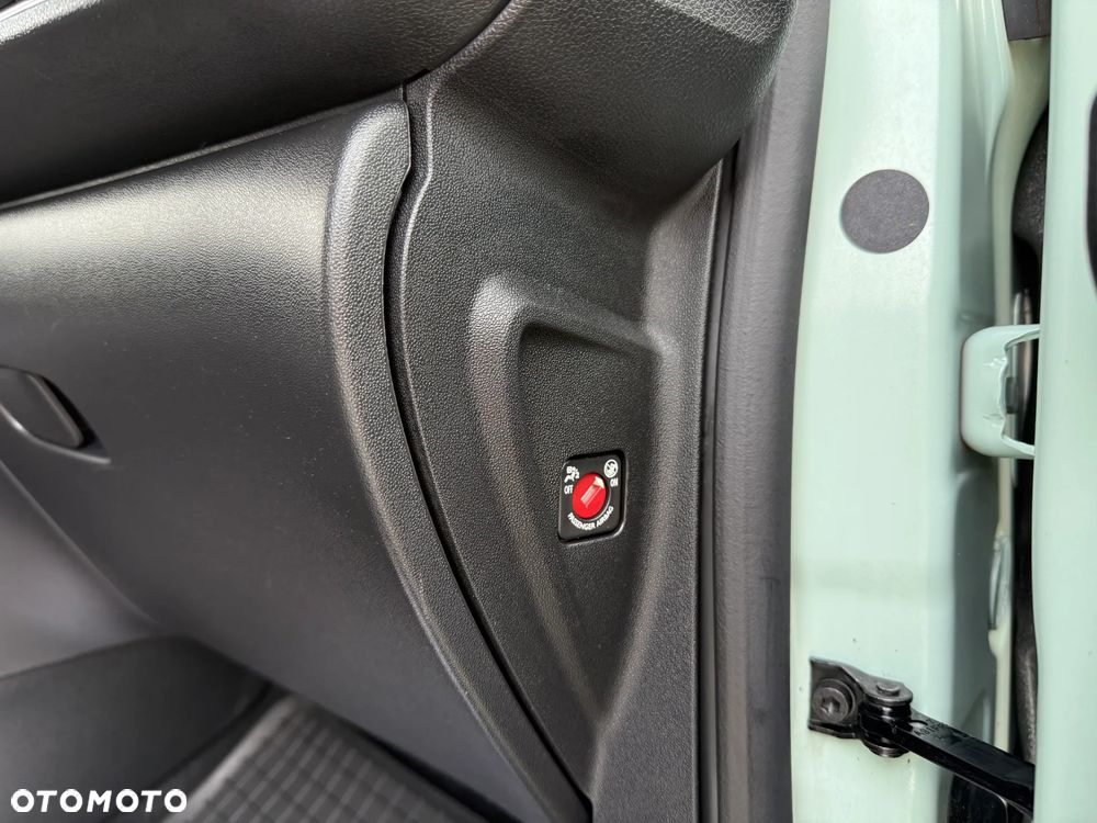 Citroën C3 Pure Tech 110 S&S EAT6 SHINE - 25
