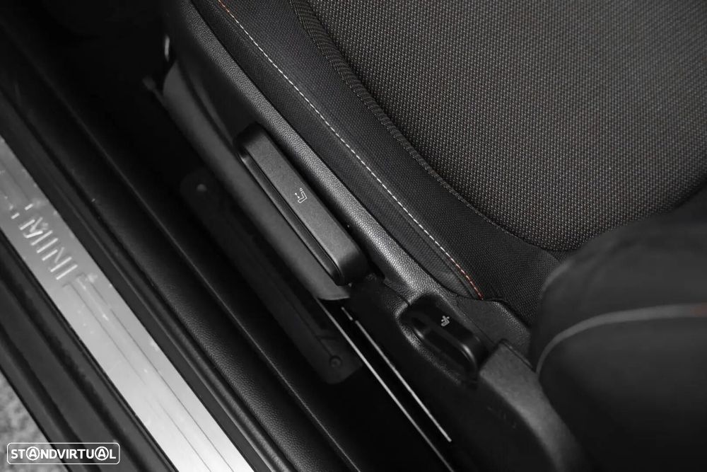 MINI 3 Portas One D - 32
