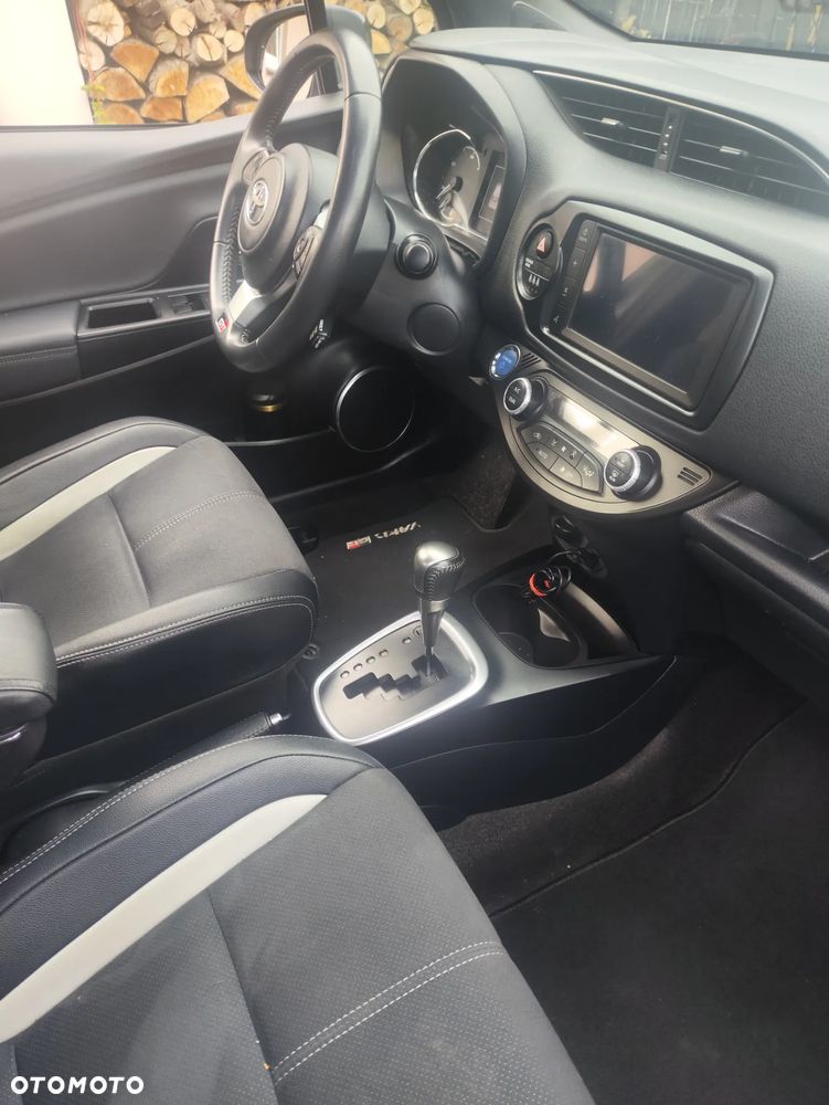 Toyota Yaris 1.5 VVT-i GR Sport - 31