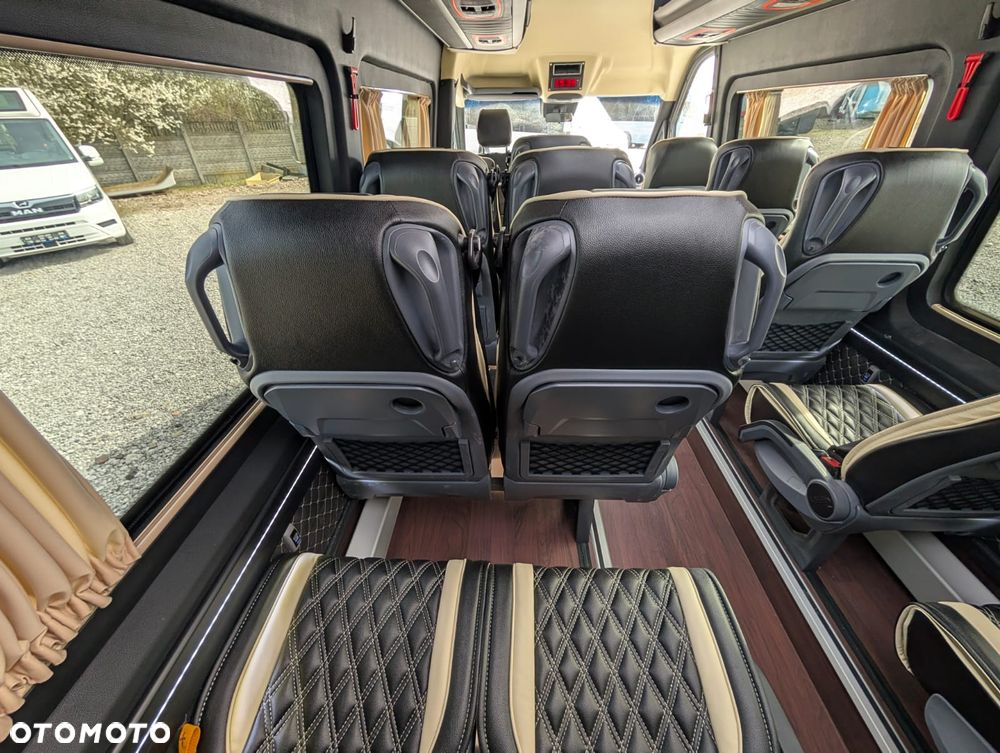 Mercedes-Benz Sprinter 519 - 30