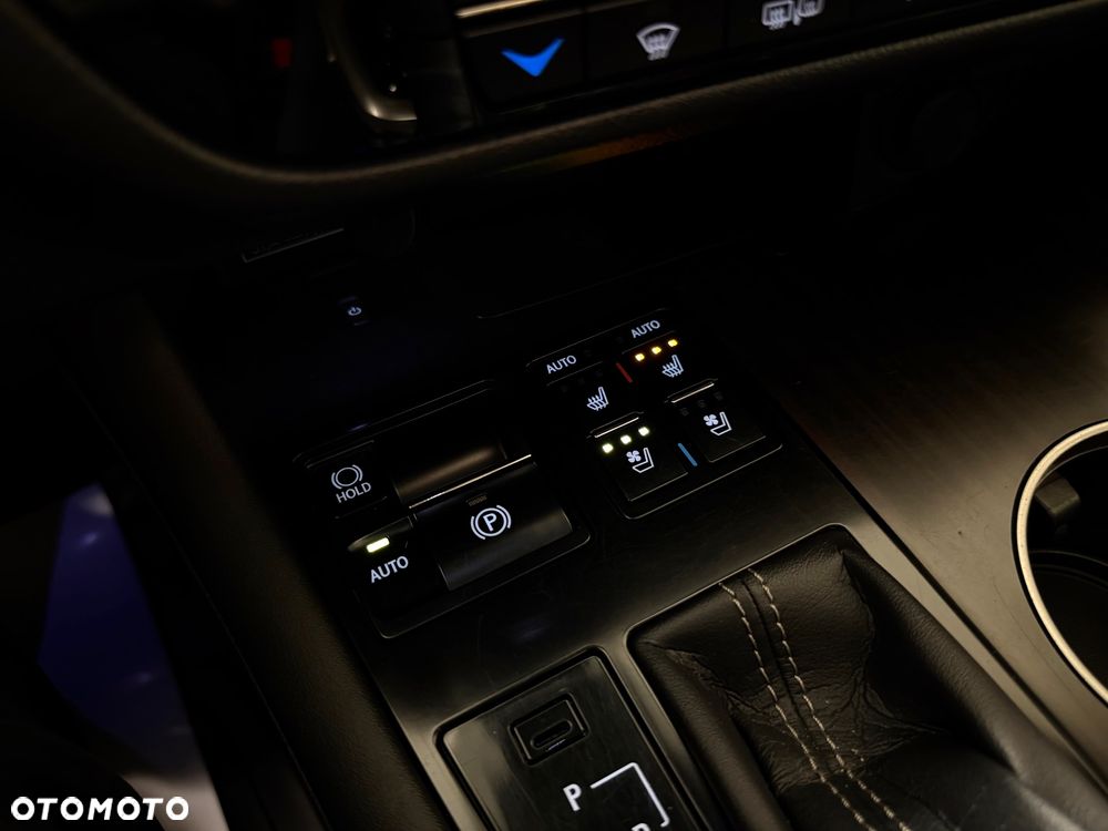 Lexus RX 450h Prestige - 23