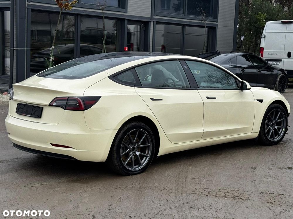 Tesla Model 3 - 2