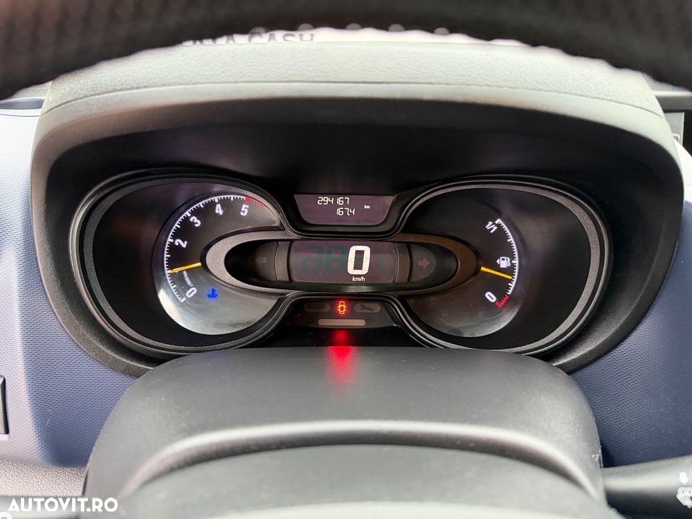 Opel Vivaro - 17