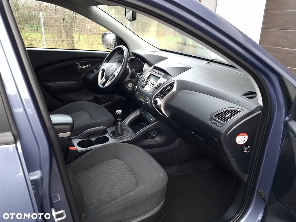 Hyundai ix35 1.7 CRDi 2WD blue Finale Gold - 6