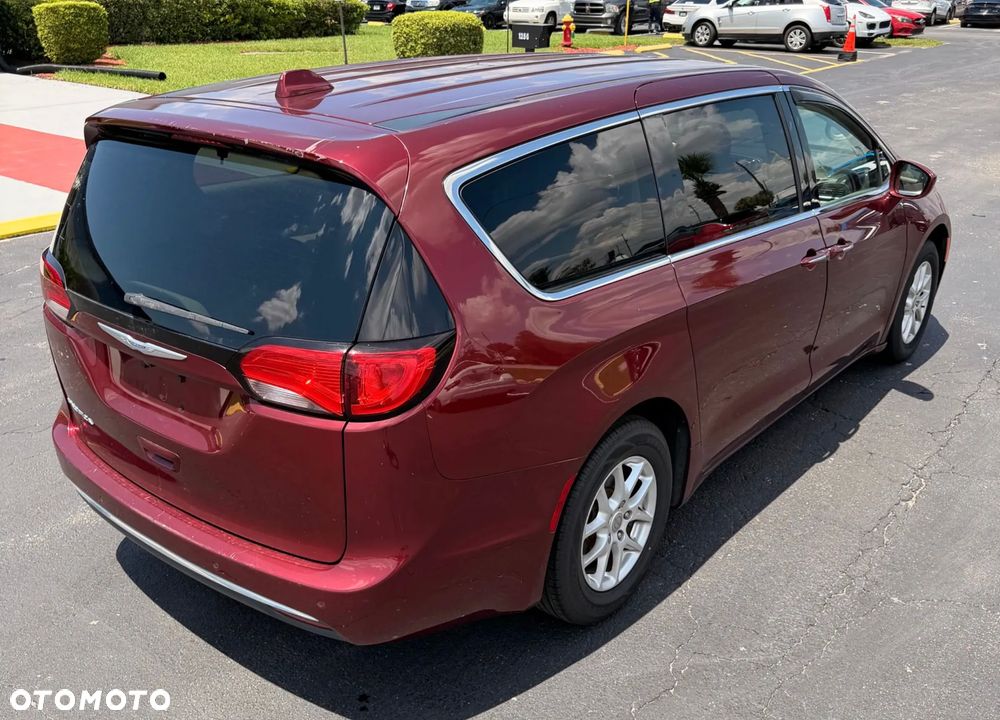 Chrysler Pacifica - 9